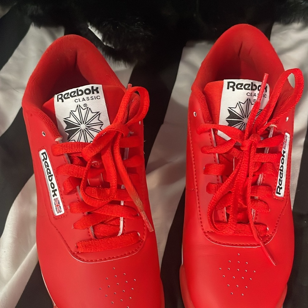 Reeboks - Picture 3 of 3